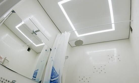 Светополосы на натяжном потолке 3 кв.м. - Ванная - Лепель